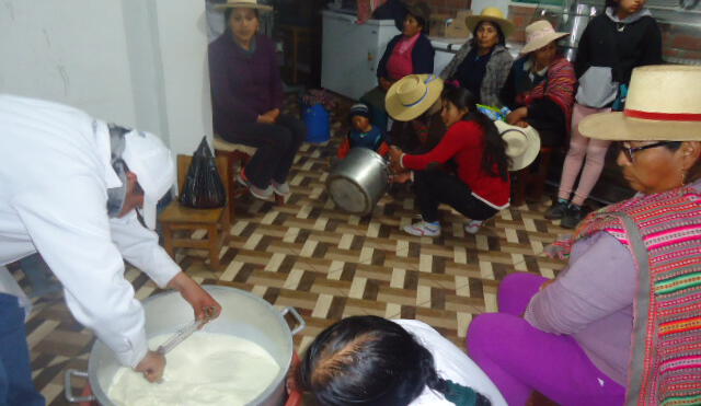 Huancavelica: Mejoran productividad láctea de pequeños empresarios de Huaytará