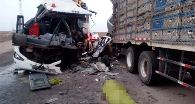 Lambayeque: dos muertos tras choque de bus y tráiler [VIDEO]