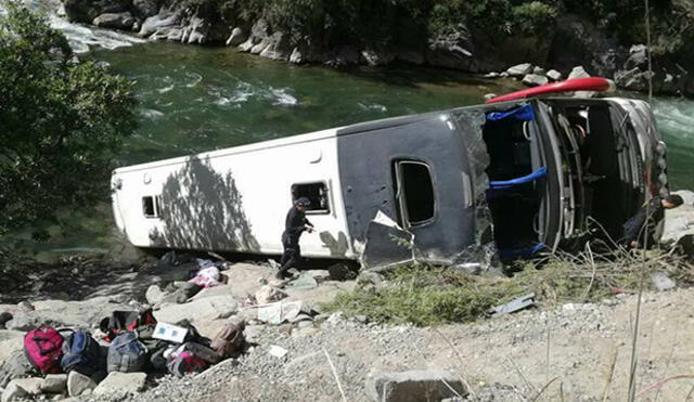 Más de 10 muertos tras despiste de bus en Apurímac [VIDEO]