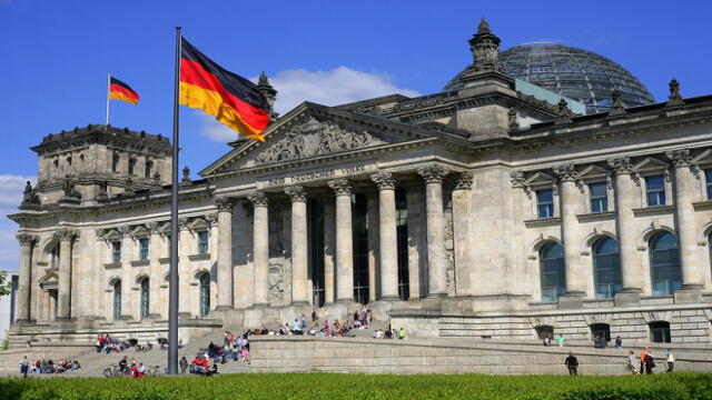 Alemania ofrece voluntariado para ayudar a personas adultas