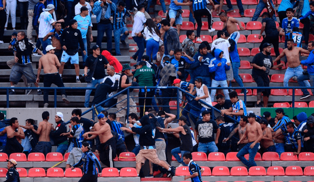 La bronca en las tribunas causó mucha preocupación en el fútbol mexicano. Créditos: Reuters