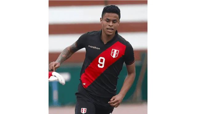 Percy Olivares critica a su hijo Christopher por su rendimiento en el Perú vs. Paraguay.