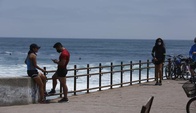 Deportistas acuden a las zonas costeras. Foto: Marco Cotrina/La República.