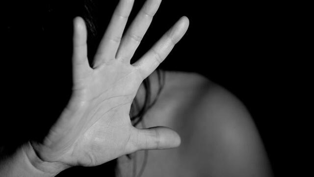 Piden liberar a acusado de violar a su hijastra porque menor tenía “experiencia sexual” 