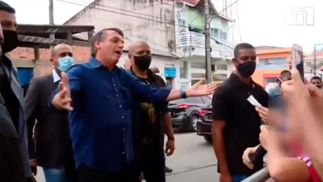 Jair Bolsonaro llega a saludar a los simpatizantes de Eldorado en Sao Paulo. Foto: captura.