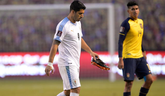 Luis Suárez marcó dos goles de penal ante Ecuador, pero no pudo evitar la caída contra Ecuador. Foto: EFE