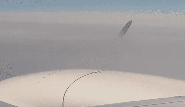 YouTube Viral: 'OVNI' aterra a pasajeros de avión aparecieron al lado de ellos [VIDEO]
