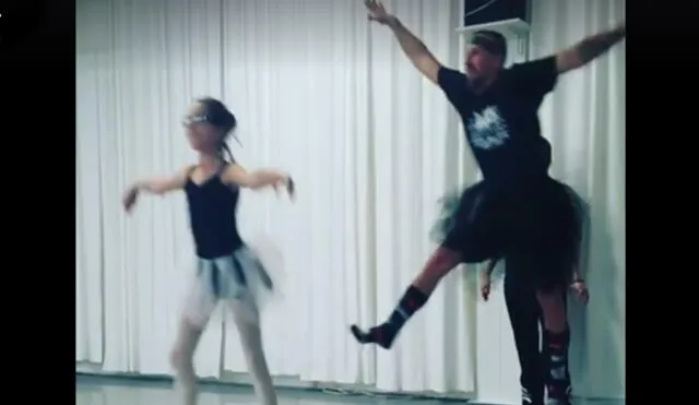 Profesora de ballet hizo bailar a padres de sus alumnas y el resultado fue desastroso | VIDEOS