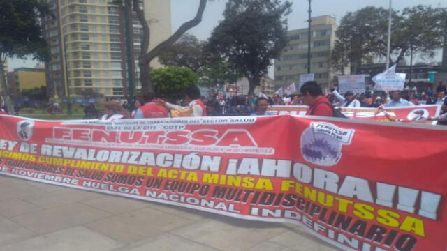 Trabajadores administrativos del Minsa exigen nombramiento