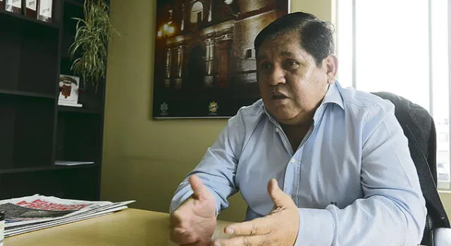 Vicegobernador de Arequipa pide la cabeza de 3 funcionarios