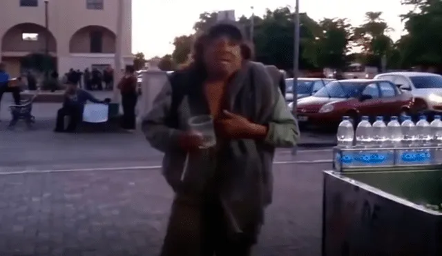 YouTube viral: mendigo asombra con su gran voz similar al fallecido cantante Juan Gabriel [VIDEO] 