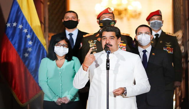 Nicolás Maduro (c) ofreció este lunes nuevas declaraciones sobre el coronavirus. Foto: Prensa de Miraflores (EFE)