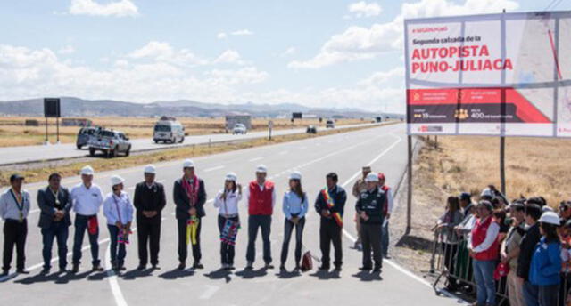 Martin Vizcarra inaugura autopista inconclusa en Puno y promete culminarla