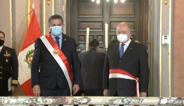 Presidente Manuel Merino tomó juramento a su primer ministro Antero Flores Aráoz. Foto: Captura /Presidencia