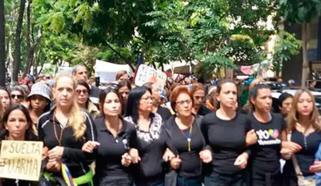 Venezuela: madres marchan en su día para que cese la violencia