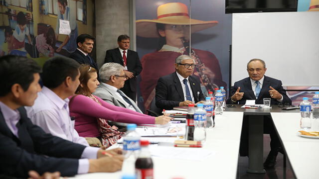 Docentes de Arequipa y el Minedu instalarán mesa de diálogo el 31 de octubre 
