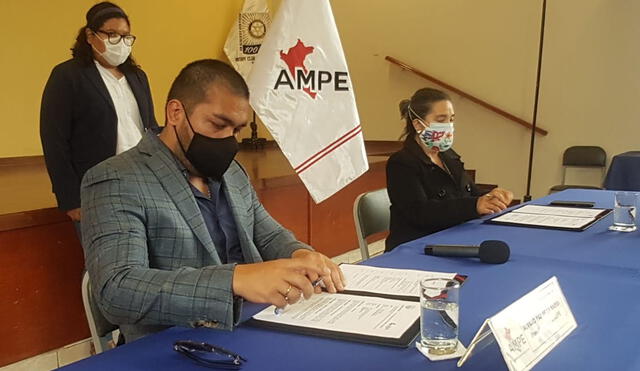 Representante de la AMPE señaló que este acuerdo es una manera de acercar el Estado a las personas. Créditos: Grace Mora / URPI
