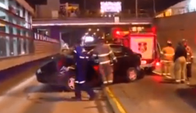 Dos personas heridas en accidente automovilístico cerca a Estadio Nacional [VIDEO]