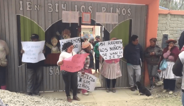 Huancayo: padres de familia protestan contra auxiliar con un plantón en jardín