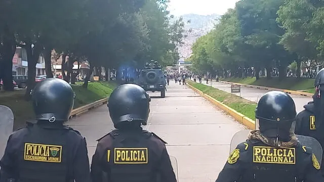 Heridos y detenidos en enfrentamientos entre policías y civiles en Cusco. Foto: Luis Álvarez/URPI-LR