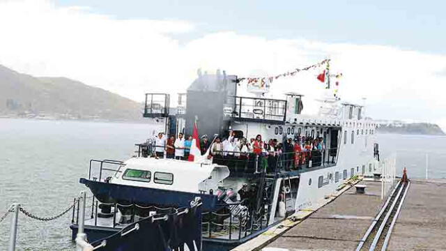 Saltan críticas a buque PIAS que asiste a isleños de lago Titicaca