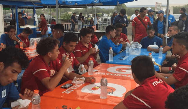 Jugadores de Alianza Lima y Universitario desayunaron juntos luego de un partido [FOTOS]