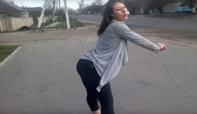 YouTube: Joven baila el "Twerking" en plena carretera pero ocurre lo inimaginable 