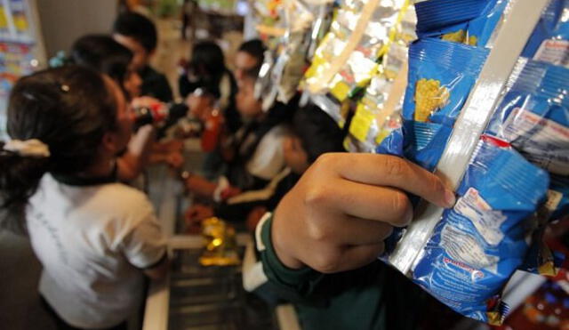 Colegio de Nutricionistas realizará marcha contra reglamentación de Ley de Alimentación Saludable