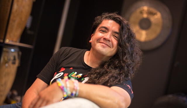 Mauricio Mesones en Baqueta Studios, donde ha grabado la totalidad de su música. Foto: Antonio Melgarejo
