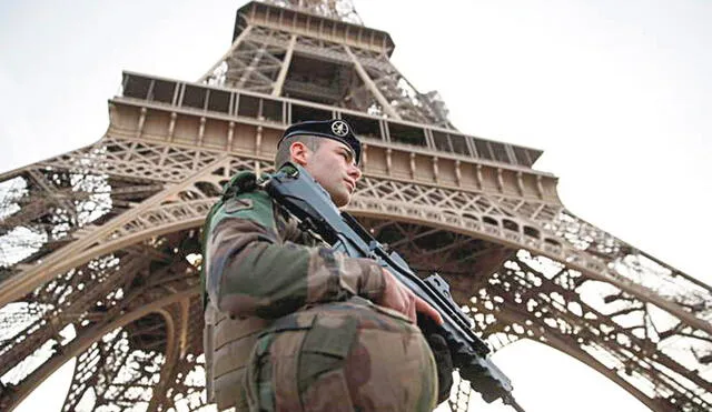 Medidas. París impuso toque de queda entre sus ciudadanos. Foto: AFP