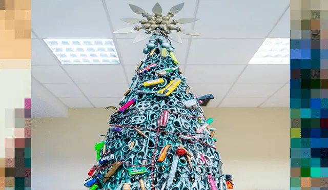 Arman árbol navideño con artículos confiscados a pasajeros en aeropuerto 