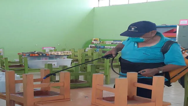 Personal edil fumigó locales escolares contra el dengue en distrito de El Porvenir