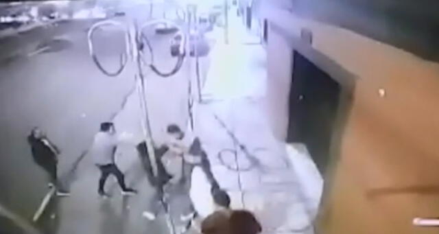 Extranjeros roban y golpean a joven hasta dejarlo al borde de la muerte [VIDEO]