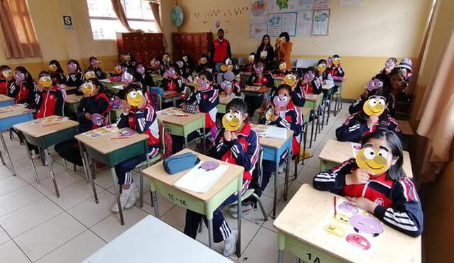 Capacitan a escolares en Cusco para evitar ser captados u hostigados por redes sociales