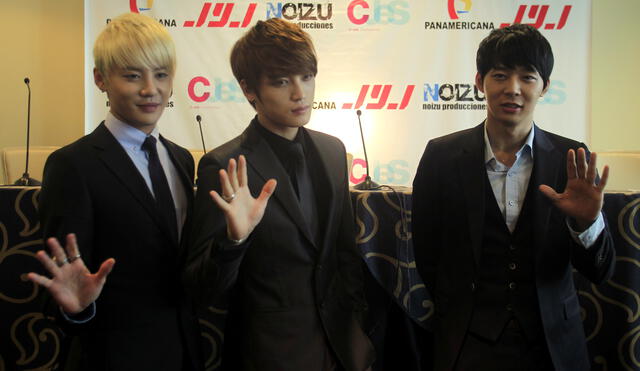 Junsu, Jaejoong and Yoochun (L-R) of South Korean pop group JYJ pose for the local media after a news conference in Lima, March 10, 2012, ahead of their concert on Sunday. REUTERS/Pilar Olivares(PERU - Tags: ENTERTAINMENT)