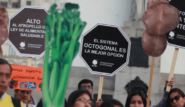 Alimentación Saludable: Fujimorismo, Apra y Peruanos por el Kambio oficializan eliminación de octágonos