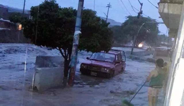 Tempestad destruye infraestructura urbana en Talara