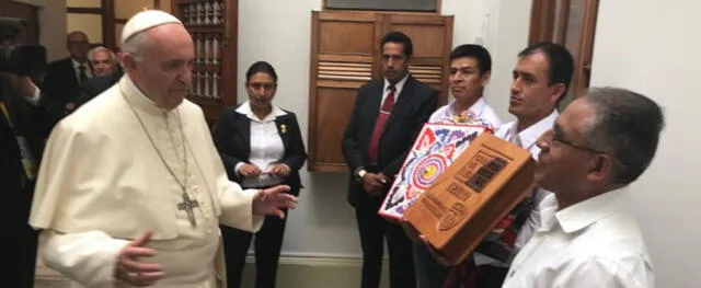 Cuatro internos de penales del país entregaron ofrendas al papa Francisco