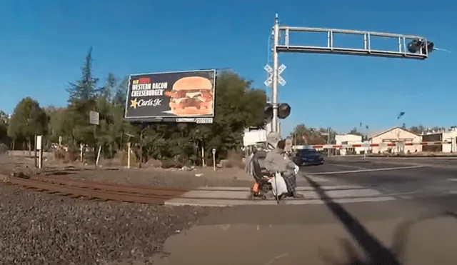 Desliza hacia la izquierda para ver más del video viral. Fotocaptura: YouTube