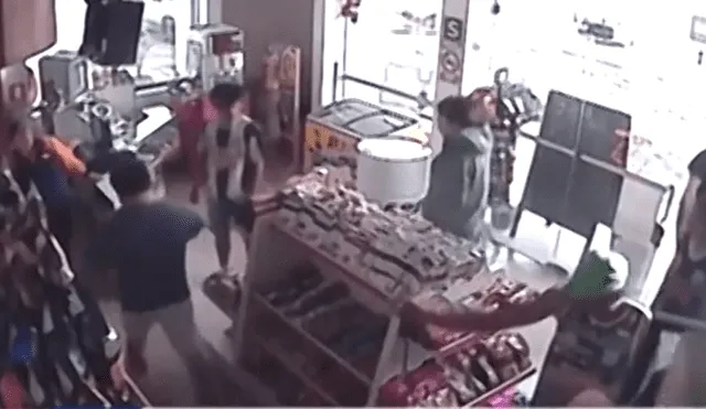 Barristas son acusados de saquear minimarket de grifo [VIDEO]