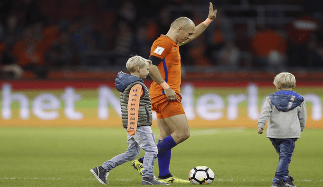 Arjen Robben anuncia su retiro de la selección de Holanda tras fracaso en Eliminatorias