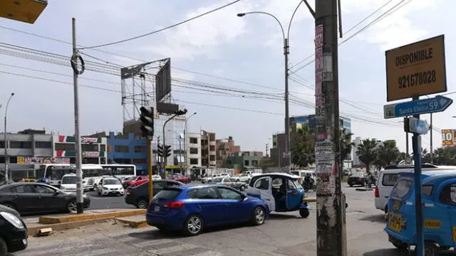 Los Olivos: accidentes de tránsito y caos vehicular es generado por fallas en los semáforos