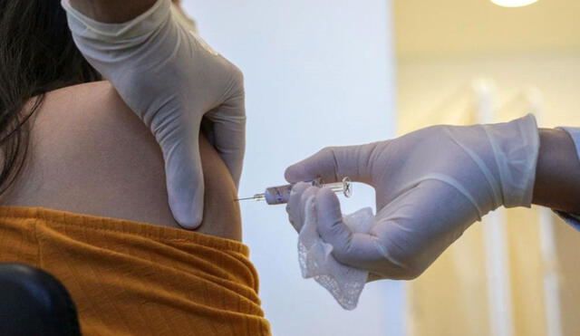Candidata a vacuna del laboratorio Sinopharm viene realizando ensayos clínicos en Perú desde inicios de octubre. Foto: EFE