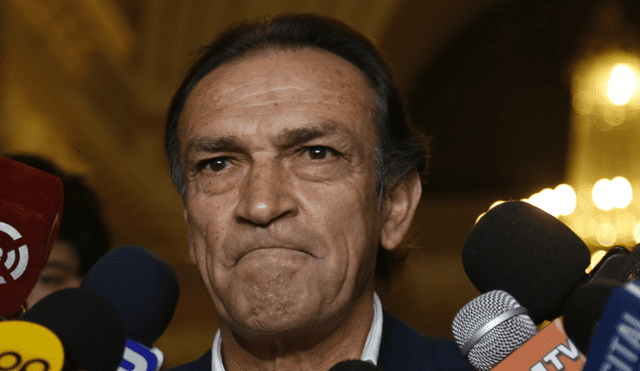 Procuraduría denunció a Héctor Becerril ante la Fiscalía de la Nación