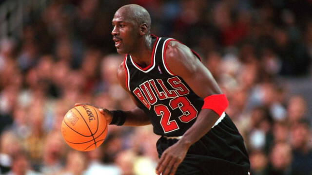 Michael Jordan lo ganó todo con la camiseta de los Chicago Bulls entre anillos de la NBA, 5 MVP's regulares y 6 MVP's en finales. (Foto: Getty Images)