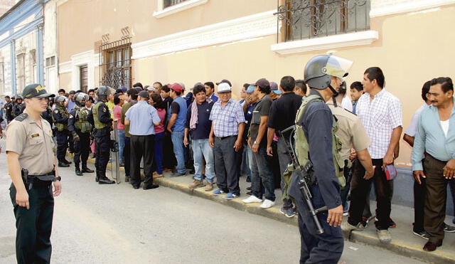 Chiclayo: continúan protestas en azucarera de Pucalá