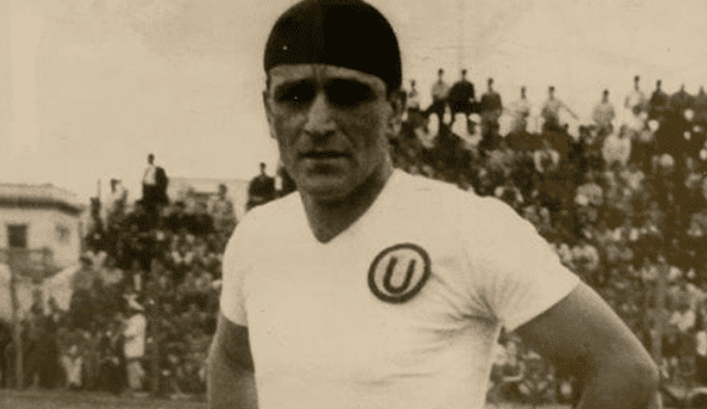 Teodoro 'Lolo' Fernández defendió toda su carrera la camiseta de Universitario de Deportes, donde salió campeón 6 veces.