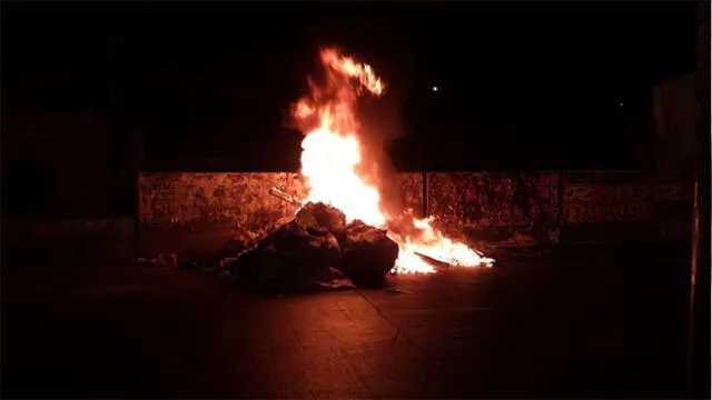 Bomberos apagaron incendio provocado por quema de basura [VIDEO]