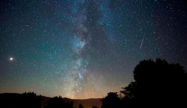 Aunque se le conoce como lluvia de estrellas, en realidad se trata de una lluvia de meteoros. Foto: EFE