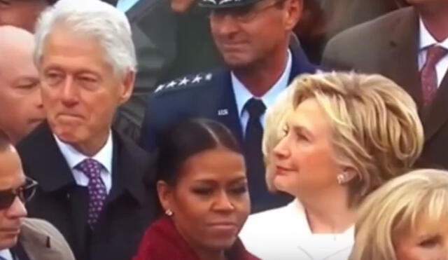La reacción de Hillary Clinton al pillar a su esposo Bill mirando a ¿Melania Trump? | VIDEO